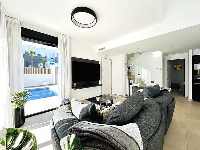 3 makuuhuone Huvila myytävänä paikassa El Raso, Guardamar del Segura mukana uima-altaan 
autotalli - 580 000 € (Ref: 9113028)