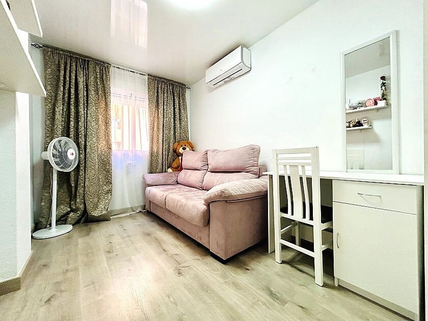 4 slaapkamer Appartement te koop in Torrevieja met zwembad garage - € 209.900 (Ref: 9113030)