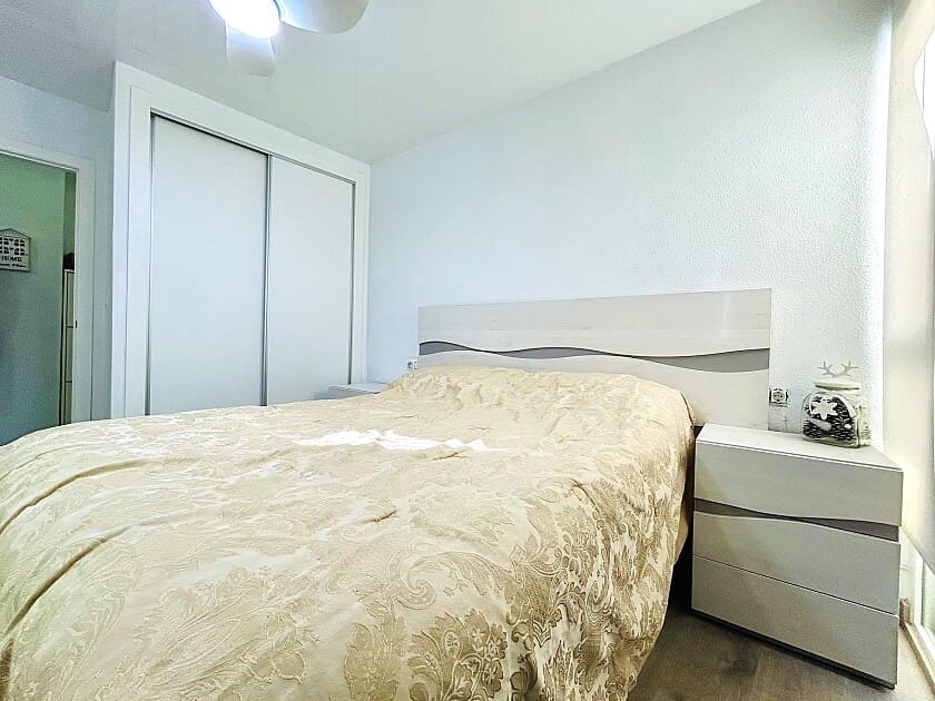 4 slaapkamer Appartement te koop in Torrevieja met zwembad garage - € 209.900 (Ref: 9113030)