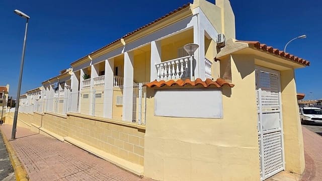 4 soveværelse Byhus til salg i Torreblanca, Torrevieja med swimmingpool garage - € 234.900 (Ref: 9113033)