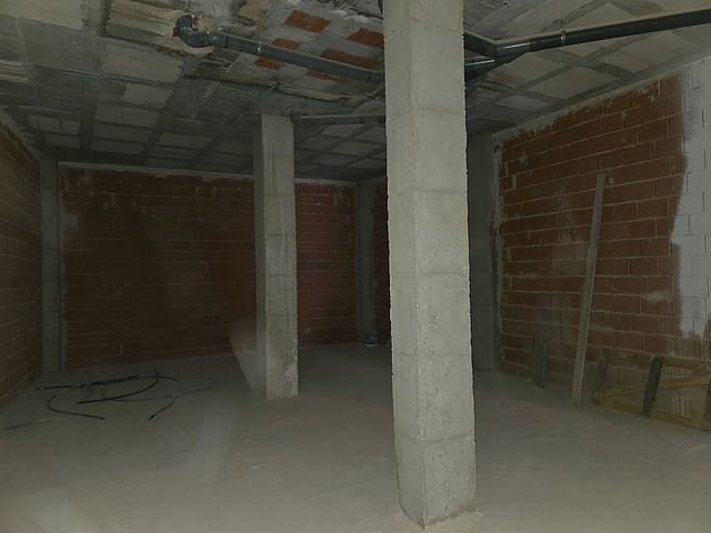 Commercial for sale in Centro - Muelle Pesquero, Torrevieja with pool - € 295,000 (Ref: 9113034)