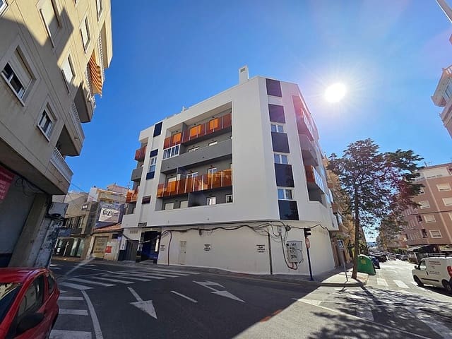 Commercial for sale in Centro - Muelle Pesquero, Torrevieja with pool - € 295,000 (Ref: 9113034)