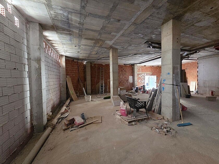 Commercial for sale in Torrevieja with pool - € 295,000 (Ref: 9113034)