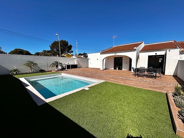 3 bedroom Villa for sale in Los Balcones with pool - € 479,900 (Ref: 9113036)