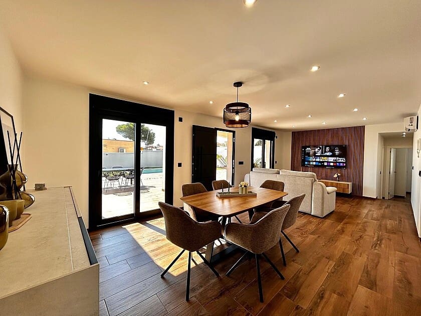 3 bedroom Villa for sale in Los Balcones with pool - € 479,900 (Ref: 9113036)