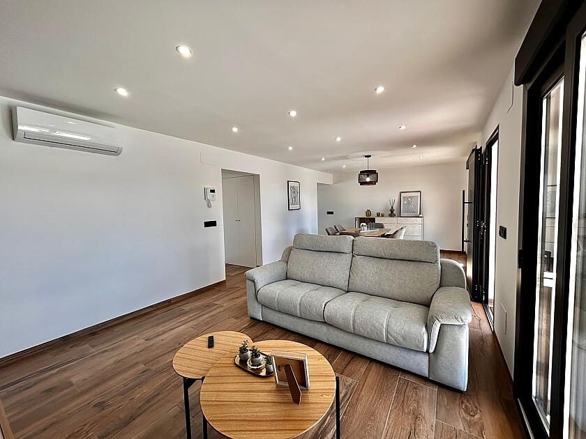 3 bedroom Villa for sale in Los Balcones with pool - € 479,900 (Ref: 9113036)