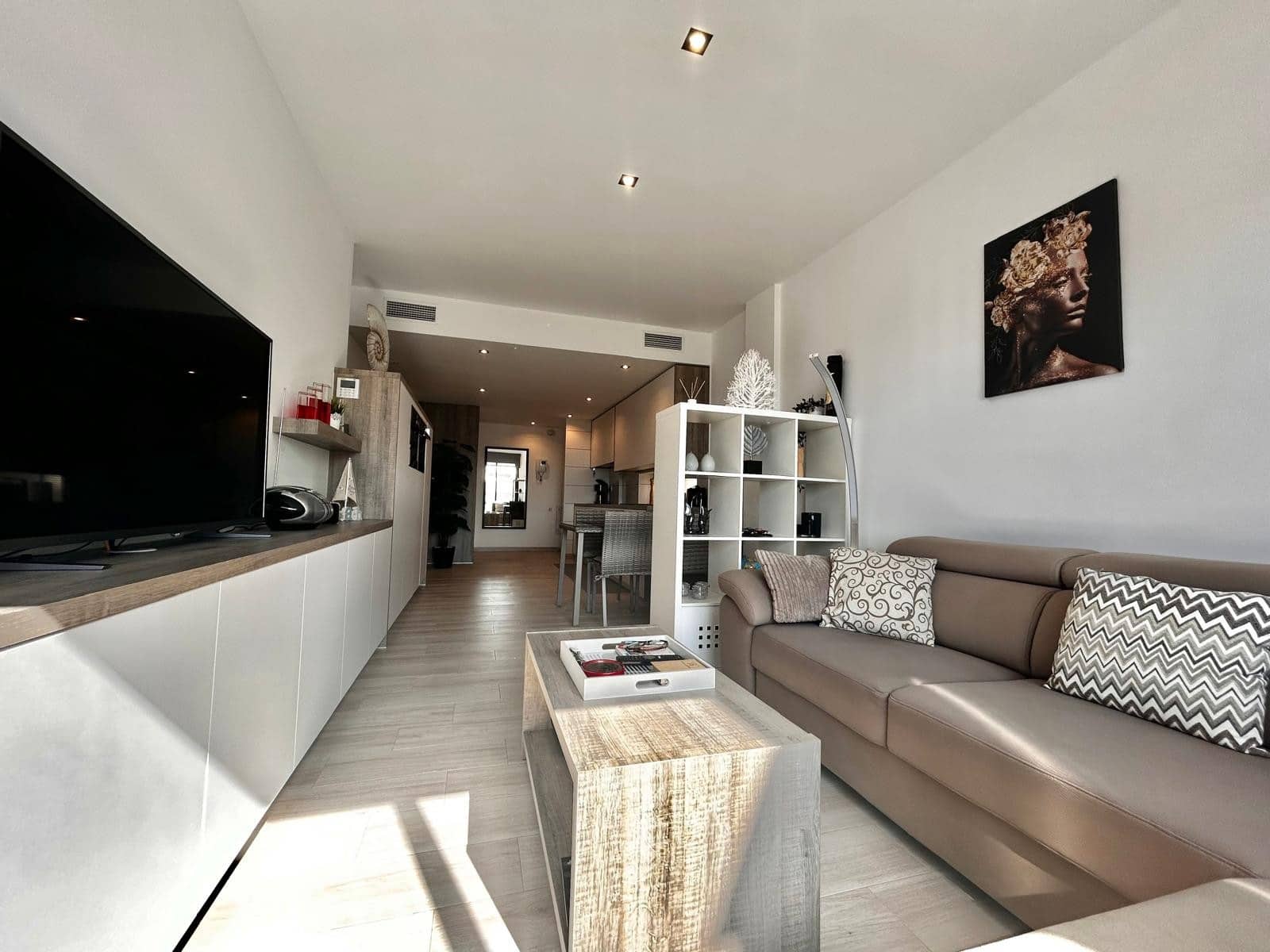 2 sypialnia Penthouse na sprzedaż w Villamartin z basenem - 299 900 € (Ref: 9235386)