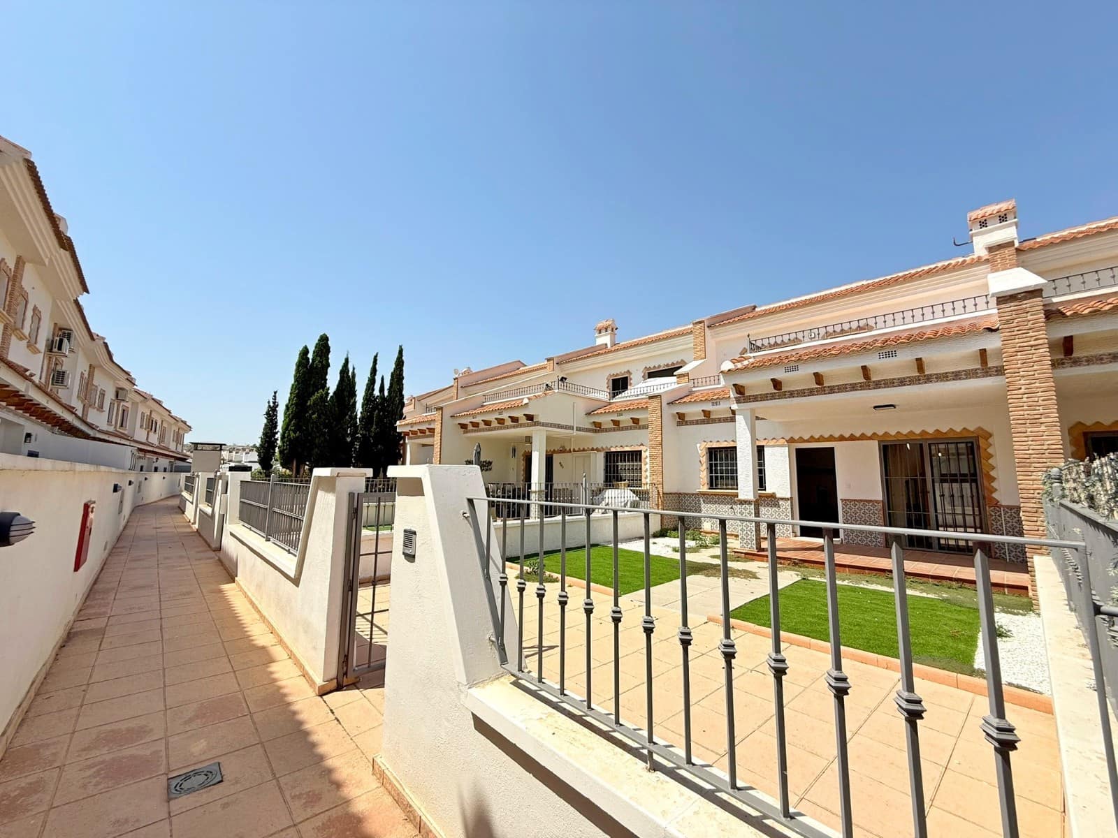 3 quarto Casa em Banda para venda em San Miguel de Salinas com piscina garagem - 229 000 € (Ref: 9235438)