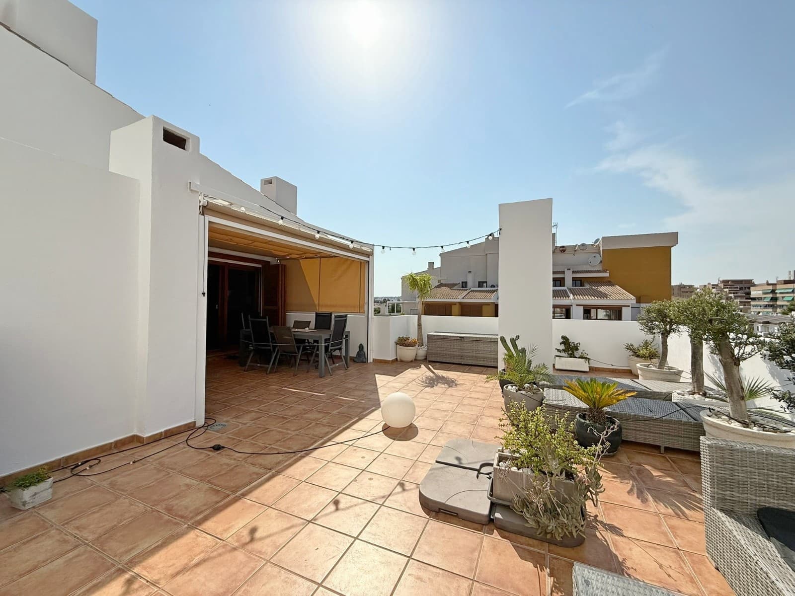 2 makuuhuone Kattohuoneisto myytävänä paikassa Punta Prima mukana uima-altaan - 297 000 € (Ref: 9235439)