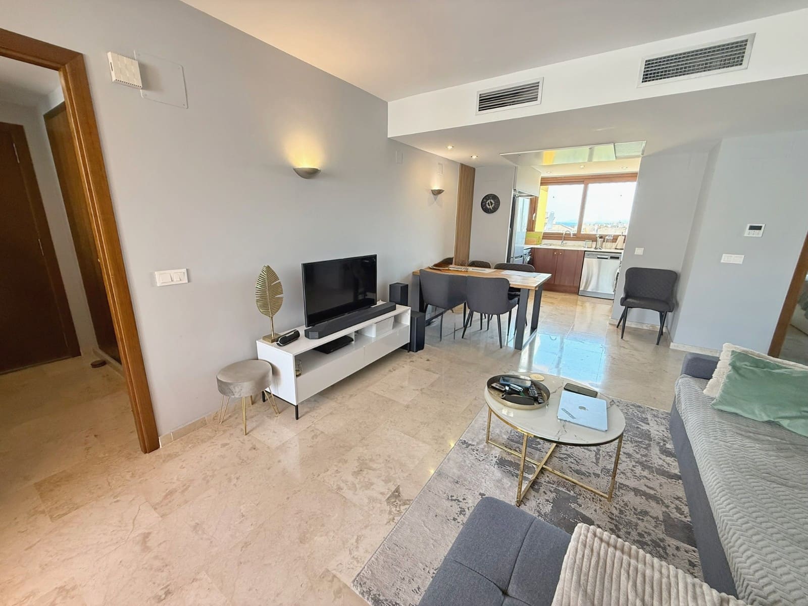 2 makuuhuone Kattohuoneisto myytävänä paikassa Punta Prima mukana uima-altaan - 297 000 € (Ref: 9235439)