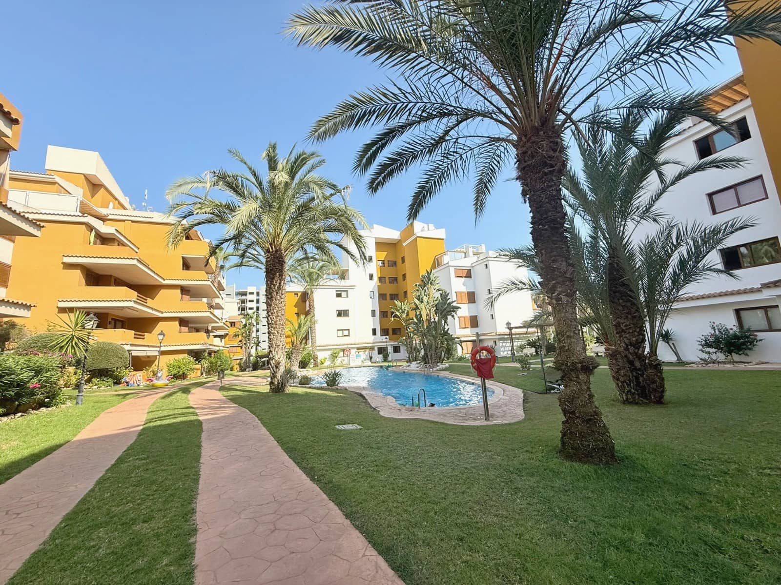 2 makuuhuone Kattohuoneisto myytävänä paikassa Punta Prima mukana uima-altaan - 297 000 € (Ref: 9235439)