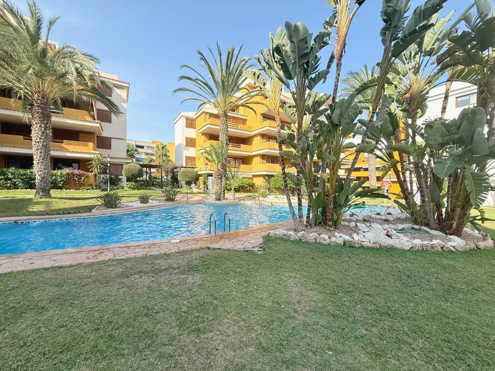 2 makuuhuone Kattohuoneisto myytävänä paikassa Punta Prima mukana uima-altaan - 297 000 € (Ref: 9235439)