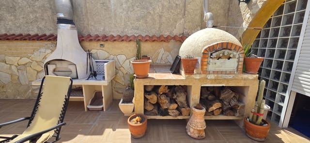 5 bedroom Townhouse for sale in San Isidro with pool garage - € 325,000 (Ref: 9235440)