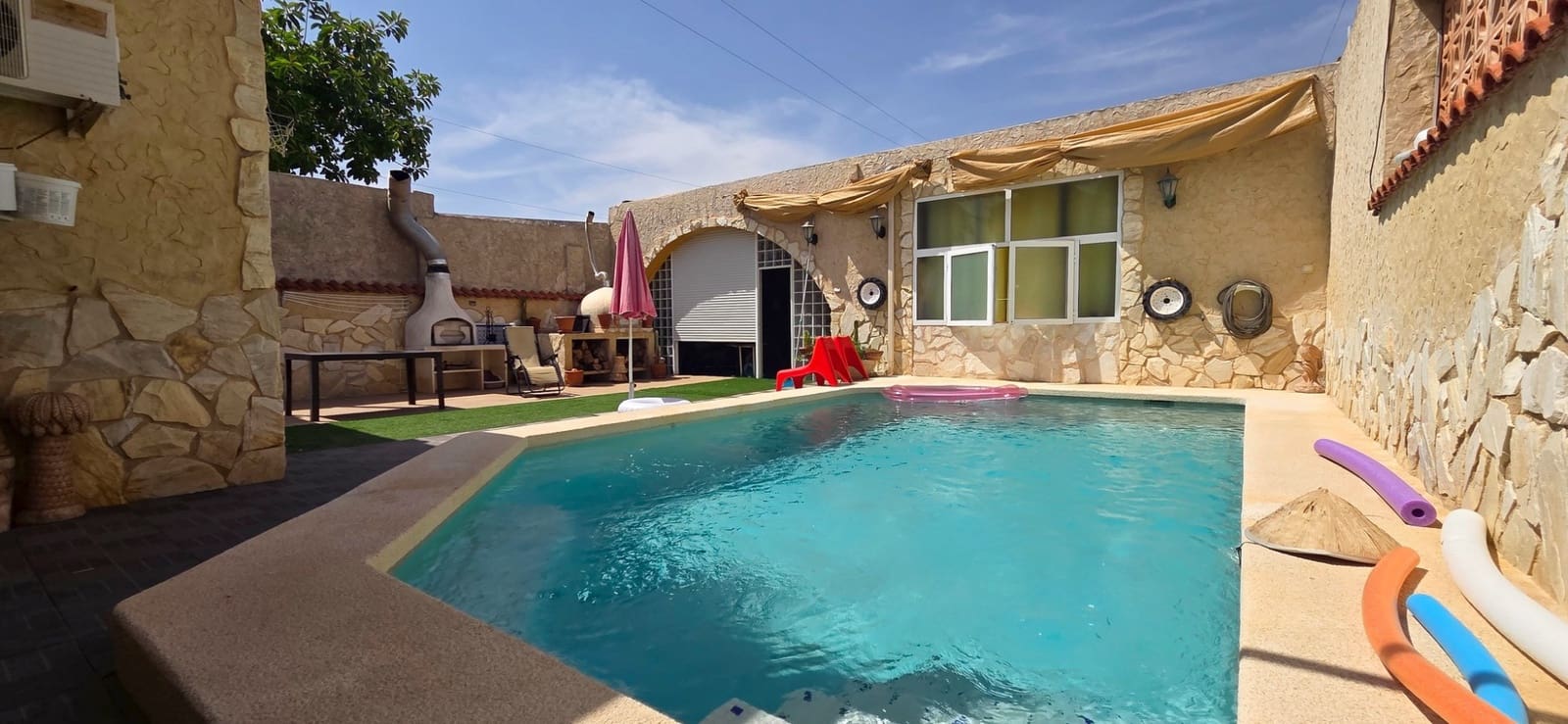 5 soveværelse Byhus til salg i San Isidro med swimmingpool garage - € 325.000 (Ref: 9235440)