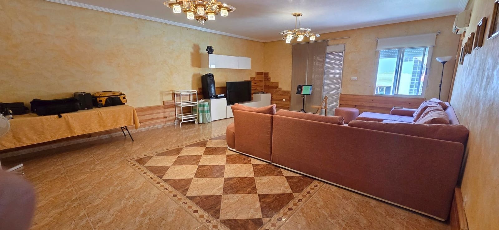 5 soveværelse Byhus til salg i San Isidro med swimmingpool garage - € 325.000 (Ref: 9235440)