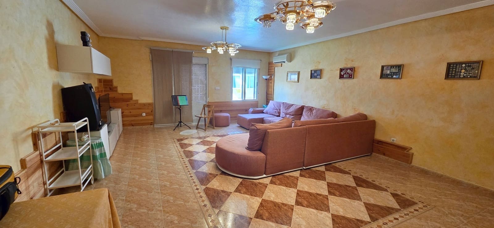 5 soveværelse Byhus til salg i San Isidro med swimmingpool garage - € 325.000 (Ref: 9235440)