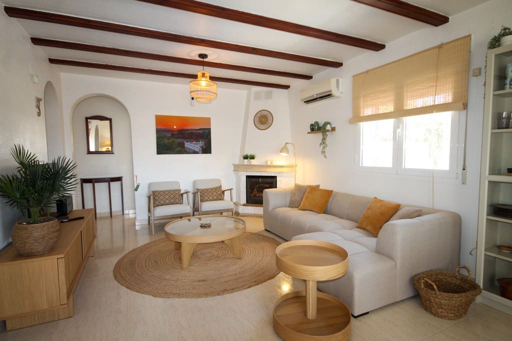 3 slaapkamer Villa te koop in San Miguel de Salinas met zwembad - € 389.000 (Ref: 10005164)