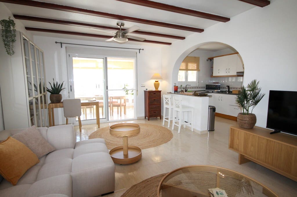 3 slaapkamer Villa te koop in San Miguel de Salinas met zwembad - € 389.000 (Ref: 10005164)