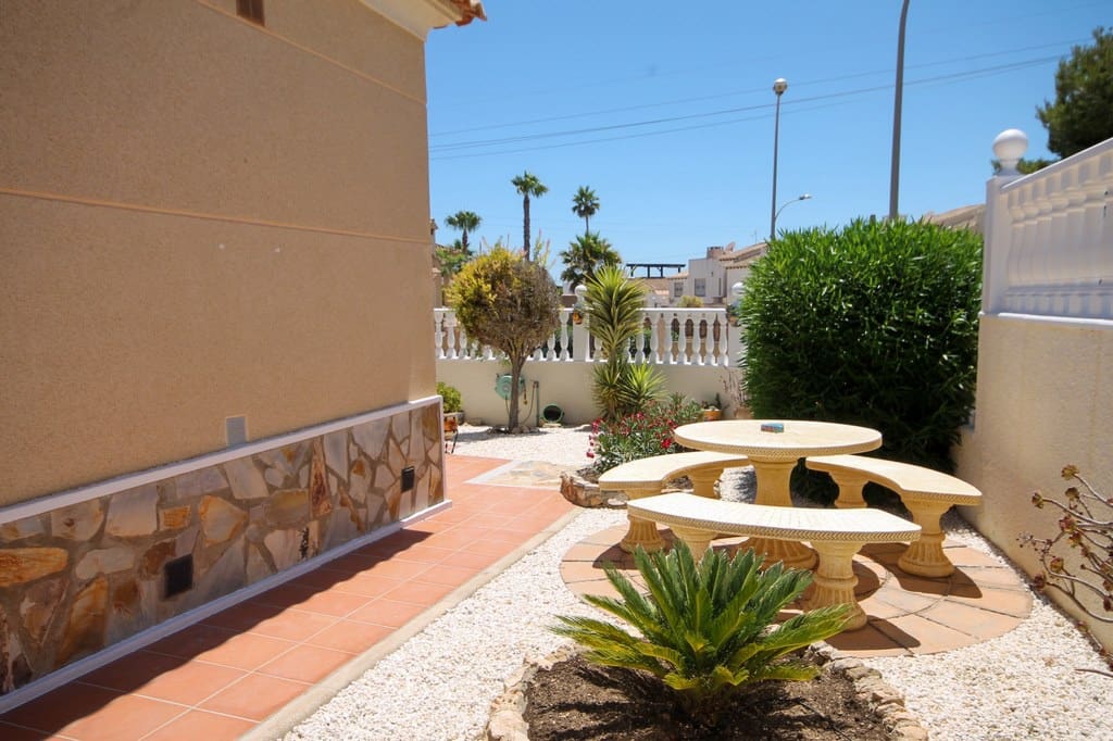 3 slaapkamer Villa te koop in San Miguel de Salinas met zwembad - € 389.000 (Ref: 10005164)
