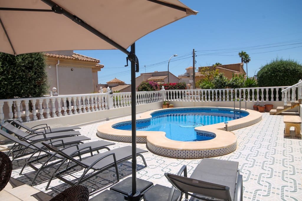 3 slaapkamer Villa te koop in San Miguel de Salinas met zwembad - € 389.000 (Ref: 10005164)
