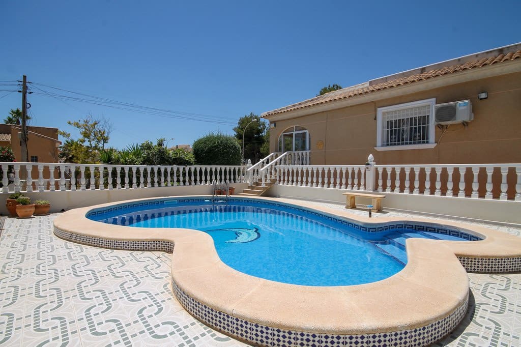 3 slaapkamer Villa te koop in San Miguel de Salinas met zwembad - € 389.000 (Ref: 10005164)