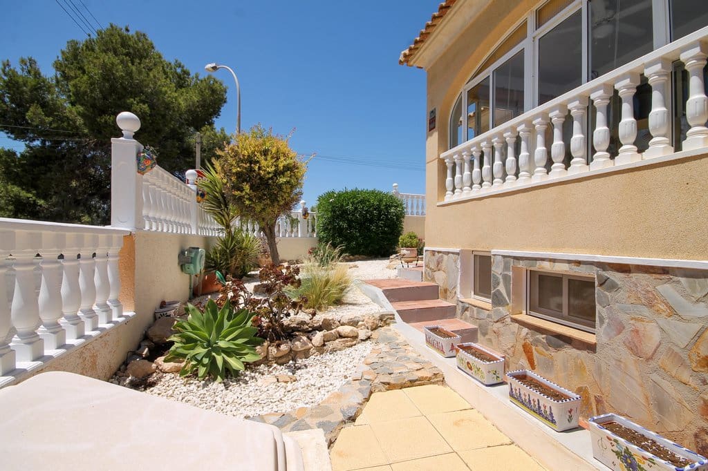 3 slaapkamer Villa te koop in San Miguel de Salinas met zwembad - € 389.000 (Ref: 10005164)