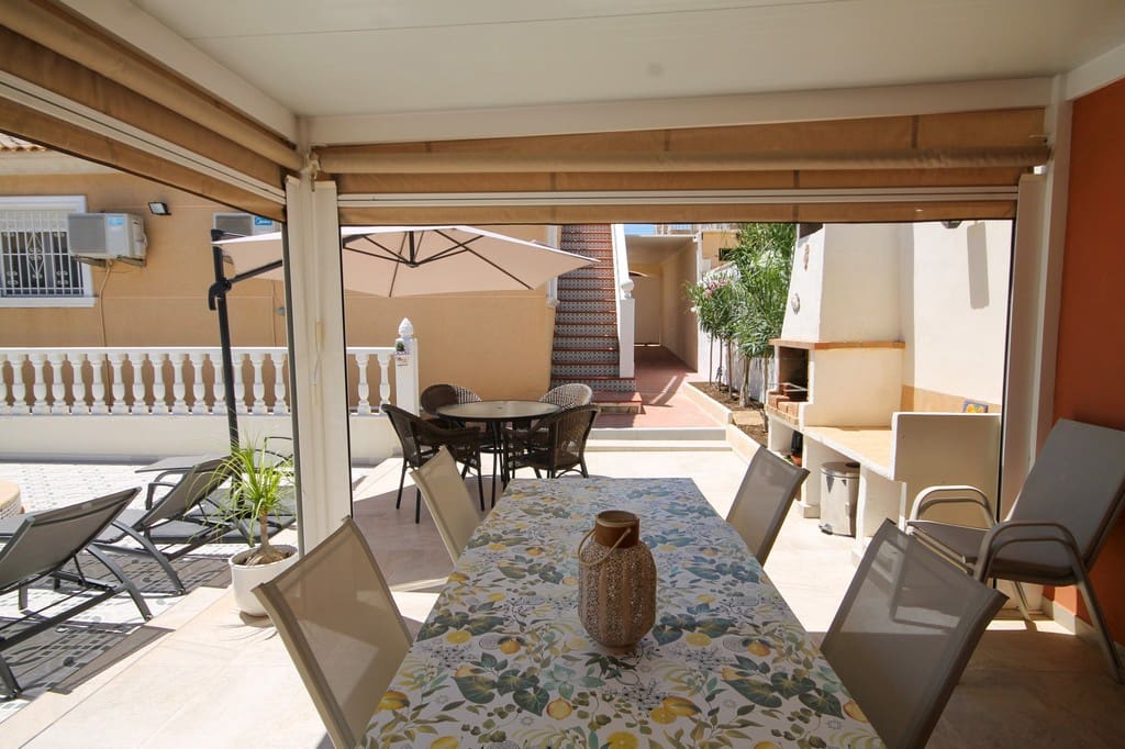 3 slaapkamer Villa te koop in San Miguel de Salinas met zwembad - € 389.000 (Ref: 10005164)