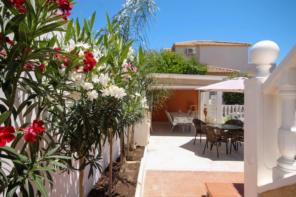 3 slaapkamer Villa te koop in San Miguel de Salinas met zwembad - € 389.000 (Ref: 10005164)