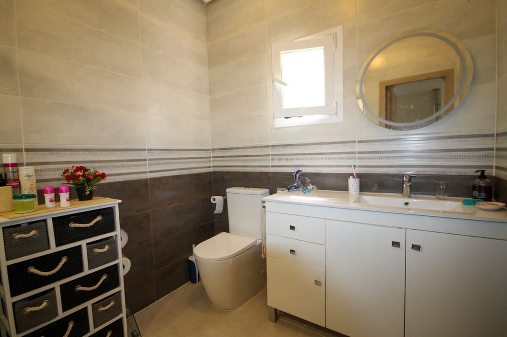 2 bedroom Villa for sale in Orihuela Costa - € 289,000 (Ref: 10046939)