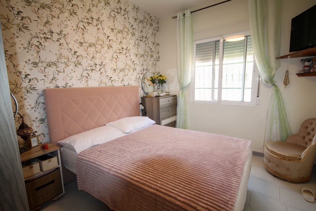 2 bedroom Villa for sale in Orihuela Costa - € 289,000 (Ref: 10046939)