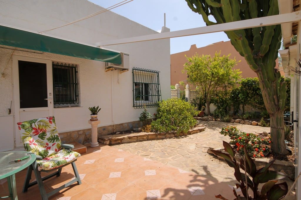 2 bedroom Villa for sale in Orihuela Costa - € 289,000 (Ref: 10046939)