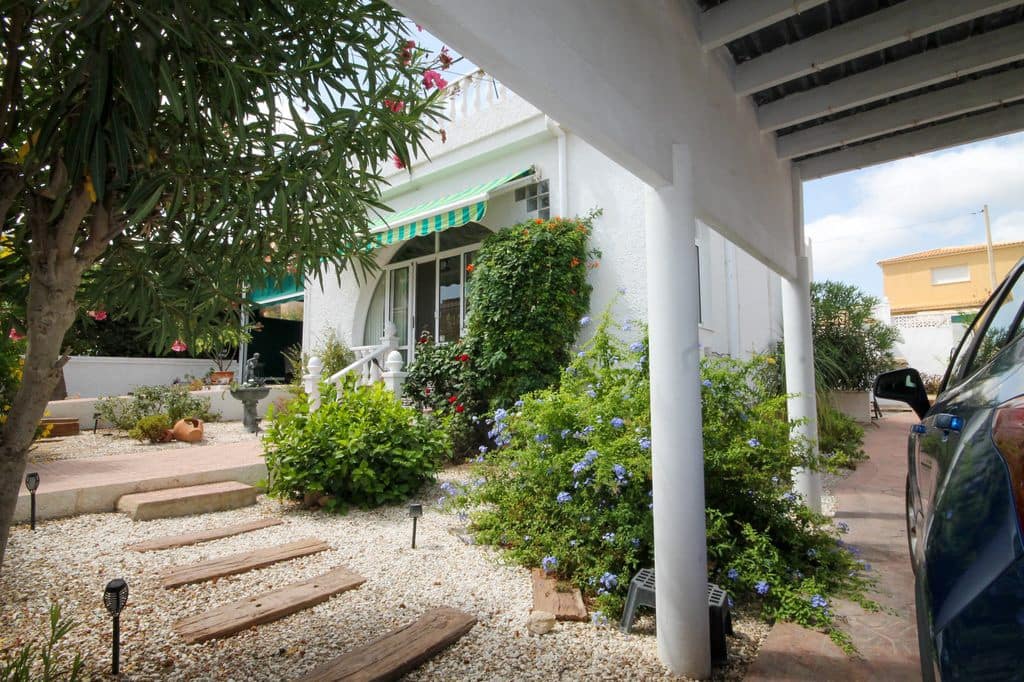 2 bedroom Villa for sale in Orihuela Costa - € 289,000 (Ref: 10046939)