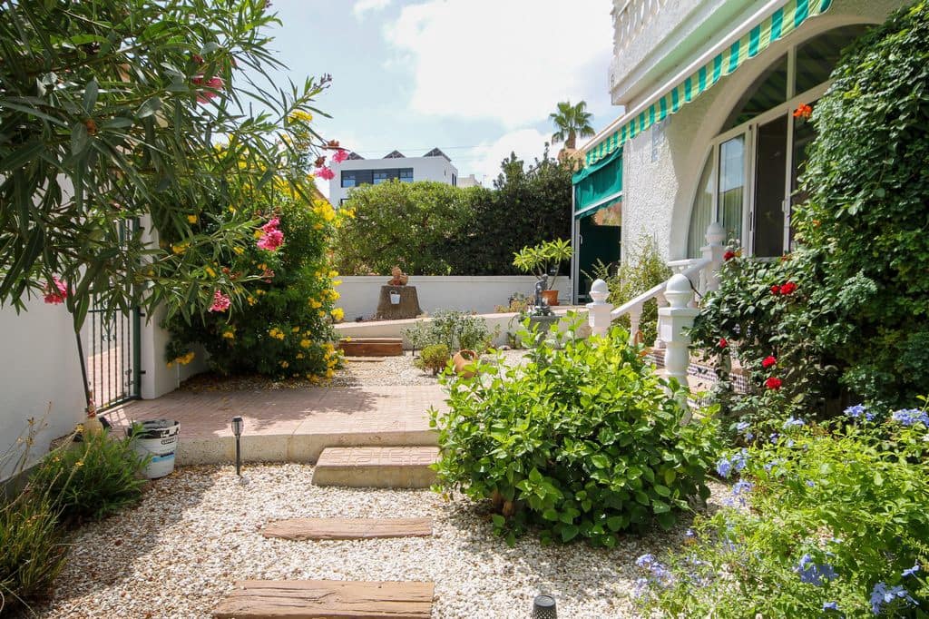 2 bedroom Villa for sale in Orihuela Costa - € 289,000 (Ref: 10046939)