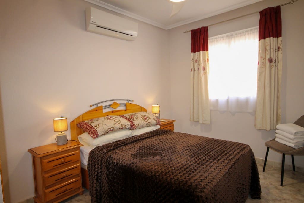 3 slaapkamer Villa te koop in San Miguel de Salinas met zwembad garage - € 285.000 (Ref: 10088941)