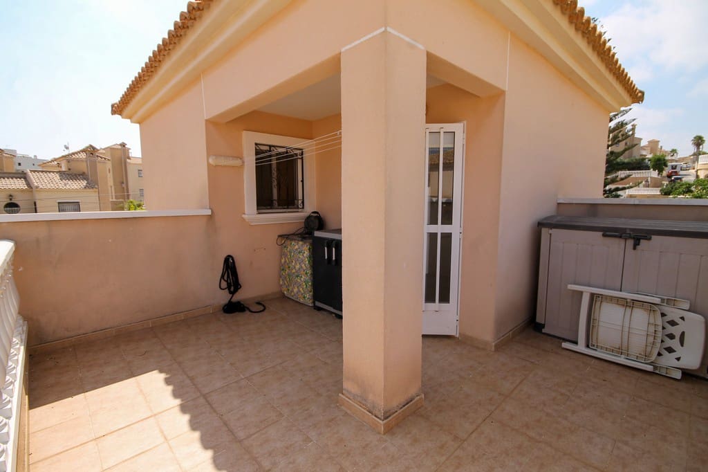 3 slaapkamer Villa te koop in San Miguel de Salinas met zwembad garage - € 285.000 (Ref: 10088941)