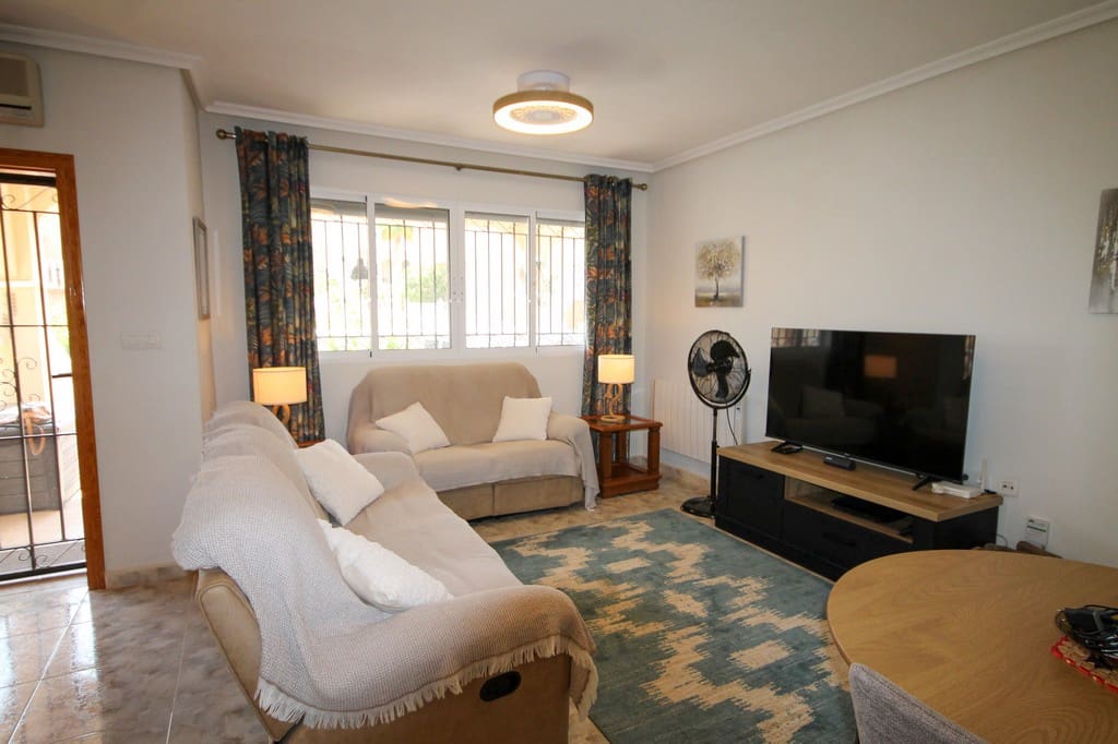 3 slaapkamer Villa te koop in San Miguel de Salinas met zwembad garage - € 285.000 (Ref: 10088941)