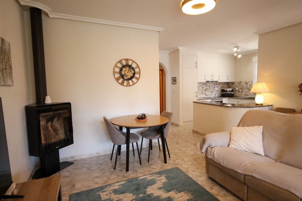 3 slaapkamer Villa te koop in San Miguel de Salinas met zwembad garage - € 285.000 (Ref: 10088941)
