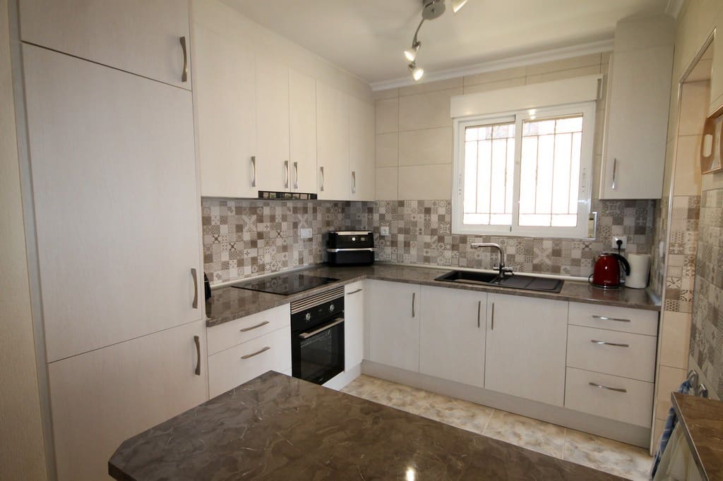 3 slaapkamer Villa te koop in San Miguel de Salinas met zwembad garage - € 285.000 (Ref: 10088941)
