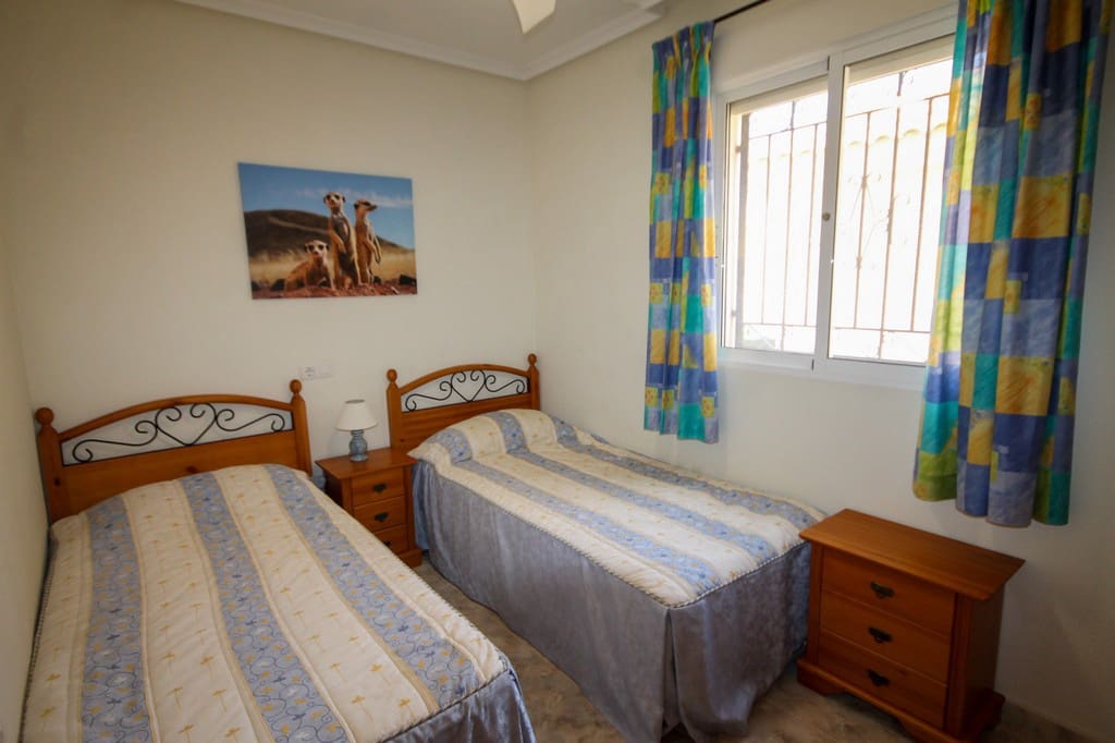 3 slaapkamer Villa te koop in San Miguel de Salinas met zwembad garage - € 285.000 (Ref: 10088941)