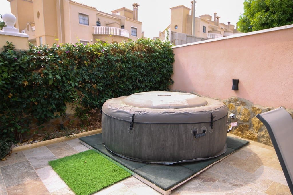 3 slaapkamer Villa te koop in San Miguel de Salinas met zwembad garage - € 285.000 (Ref: 10088941)