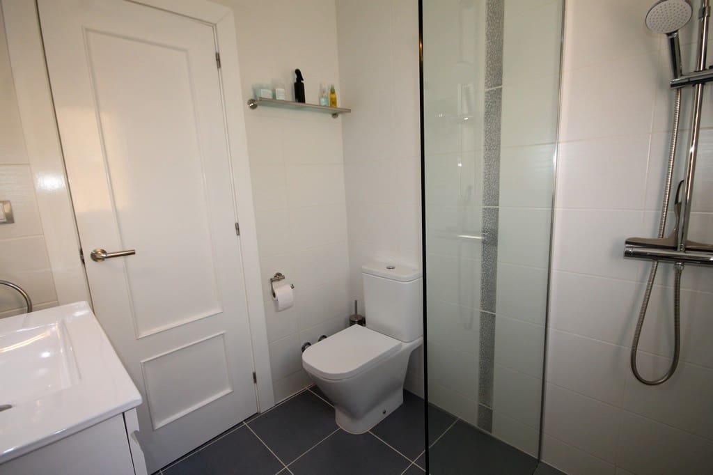 2 sovrum Radhus till salu i Orihuela Costa med pool - 205 000 € (Ref: 10094263)