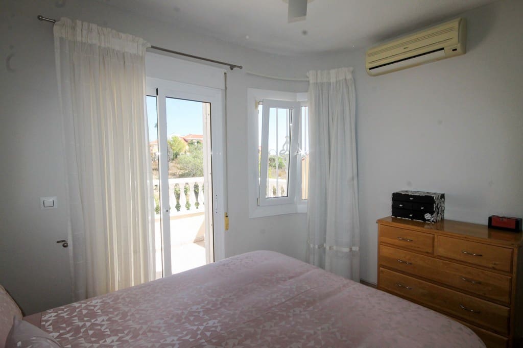 2 sovrum Radhus till salu i Orihuela Costa med pool - 205 000 € (Ref: 10094263)
