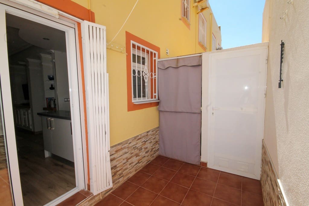 2 sovrum Radhus till salu i Orihuela Costa med pool - 205 000 € (Ref: 10094263)