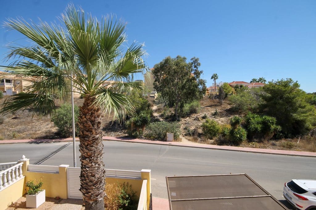 2 sovrum Radhus till salu i Orihuela Costa med pool - 205 000 € (Ref: 10094263)