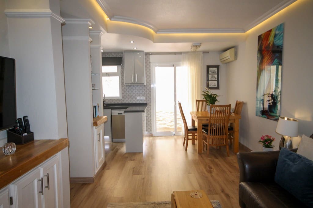 2 sovrum Radhus till salu i Orihuela Costa med pool - 205 000 € (Ref: 10094263)