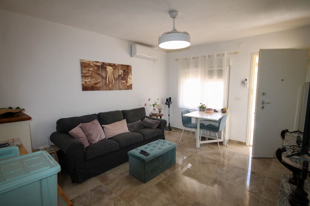 2 Zimmer Doppelhaus zu verkaufen in Torrevieja mit Pool - 155.000 € (Ref: 10101862)