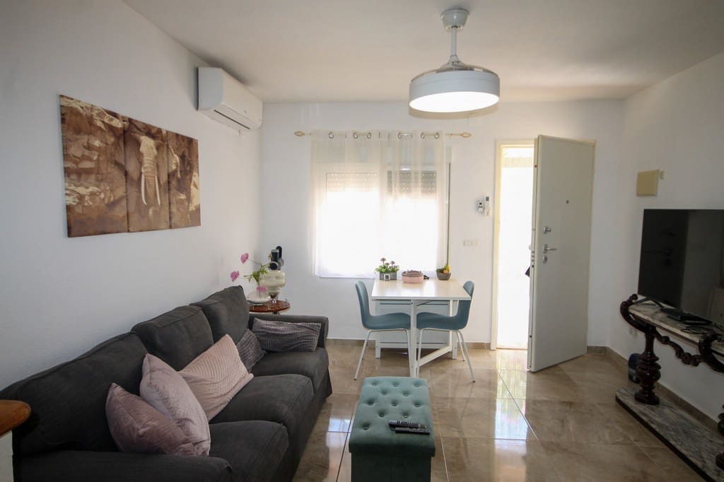 2 Zimmer Doppelhaus zu verkaufen in Torrevieja mit Pool - 155.000 € (Ref: 10101862)