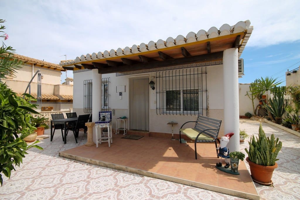 2 Zimmer Doppelhaus zu verkaufen in Torrevieja mit Pool - 155.000 € (Ref: 10101862)