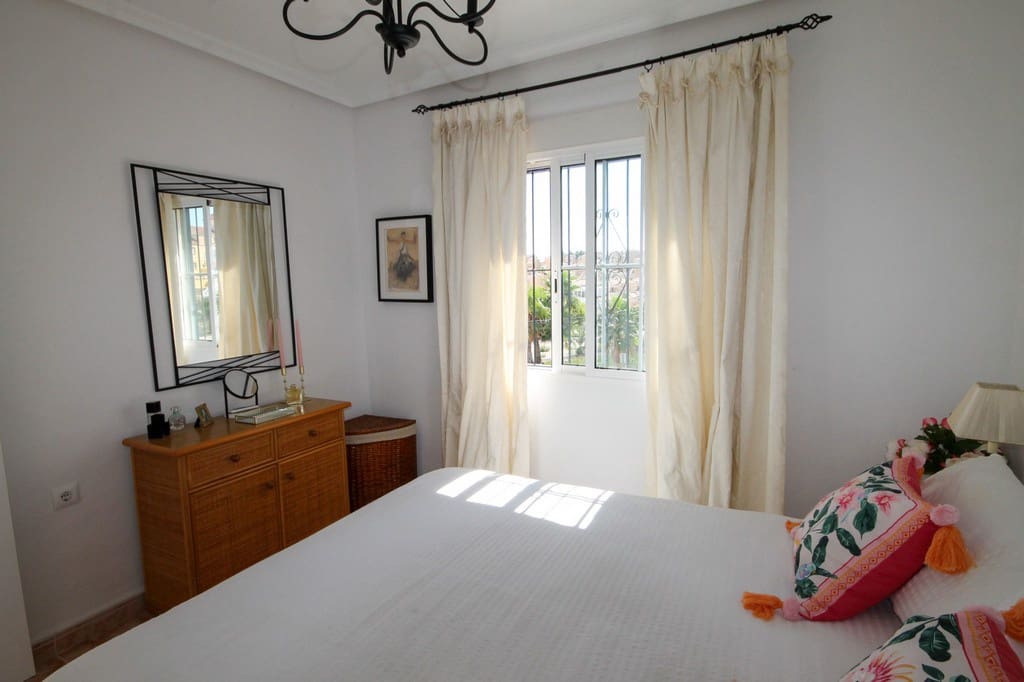 3 Zimmer Villa zu verkaufen in San Miguel de Salinas mit Pool Garage - 320.000 € (Ref: 10115421)