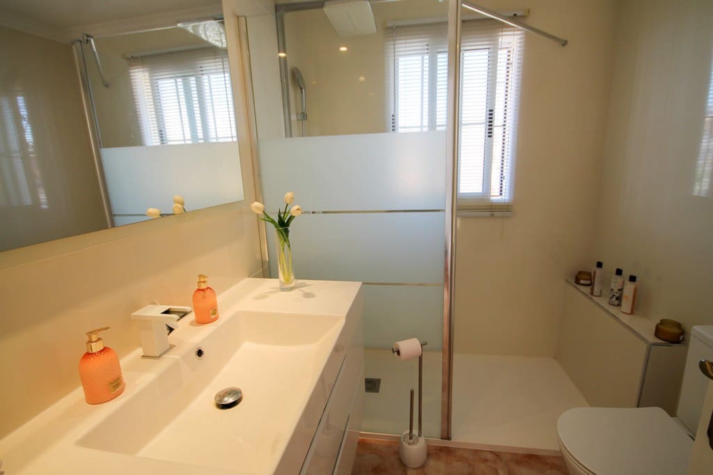 3 Zimmer Villa zu verkaufen in San Miguel de Salinas mit Pool Garage - 320.000 € (Ref: 10115421)